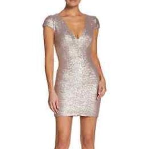 ✰ Deep V body con dress ✰